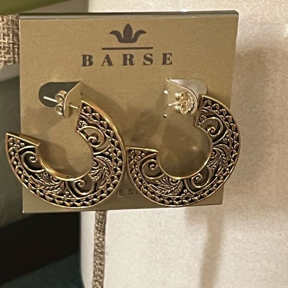 Studio Barse Elegant Gold Swirl Open Hoop. Earrings #BRER - Picture 6 of 6